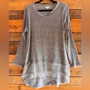 Easel Lightweight Boutique Sweater with Lace Trim Accents Size L in EUC